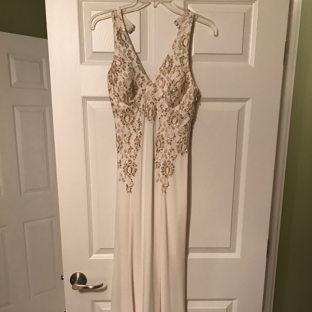 White dress gold beading prom/ homecoming size 2